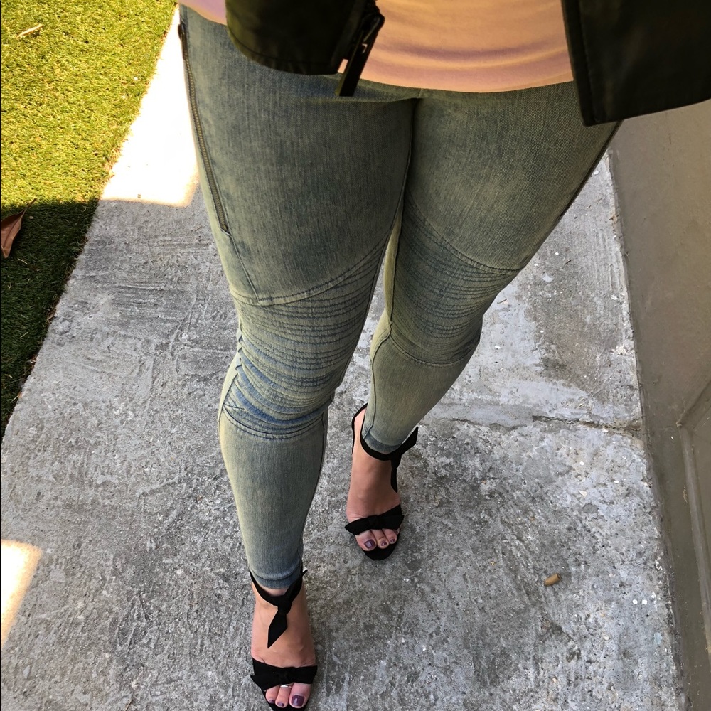 Hue Moto Super Smooth Denim Skinny Jeans